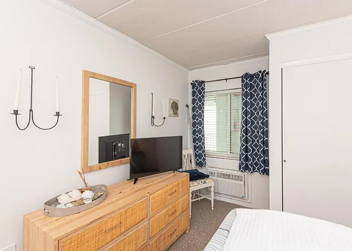 Bayside 1br With Sunset Views Pool & Parking * Ocean City