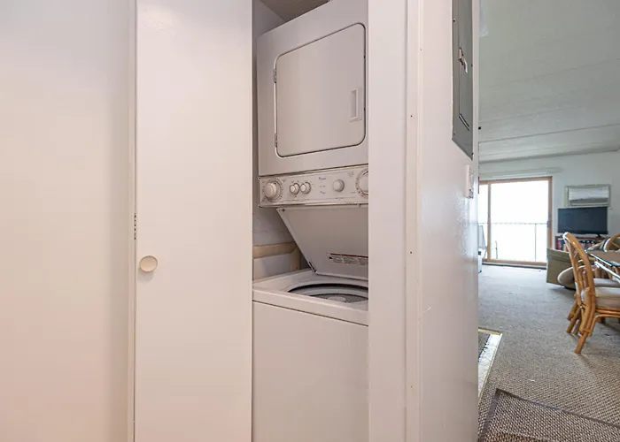 Bayside 1br With Sunset Views Pool & Parking Holiday home *