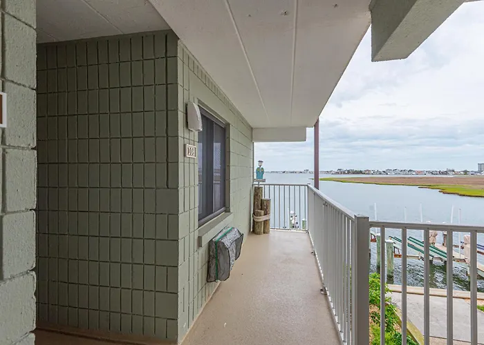 Bayside 1br With Sunset Views Pool & Parking Holiday home *